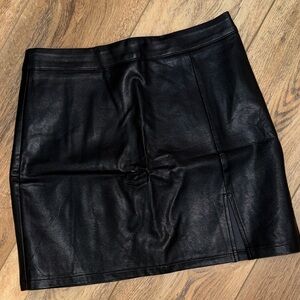 Le Lis Black Faux Leather Mini Skirt